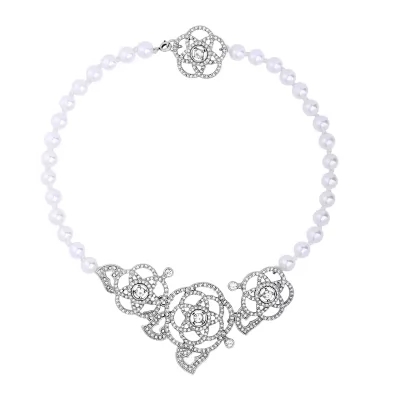 Kandiny - Elegant Crystal Diamond Cutout Flower Pendant Necklace